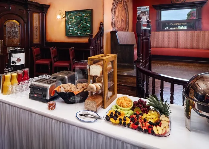 Hotel Irish &