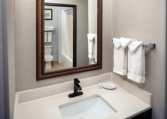 Hotel Irish &